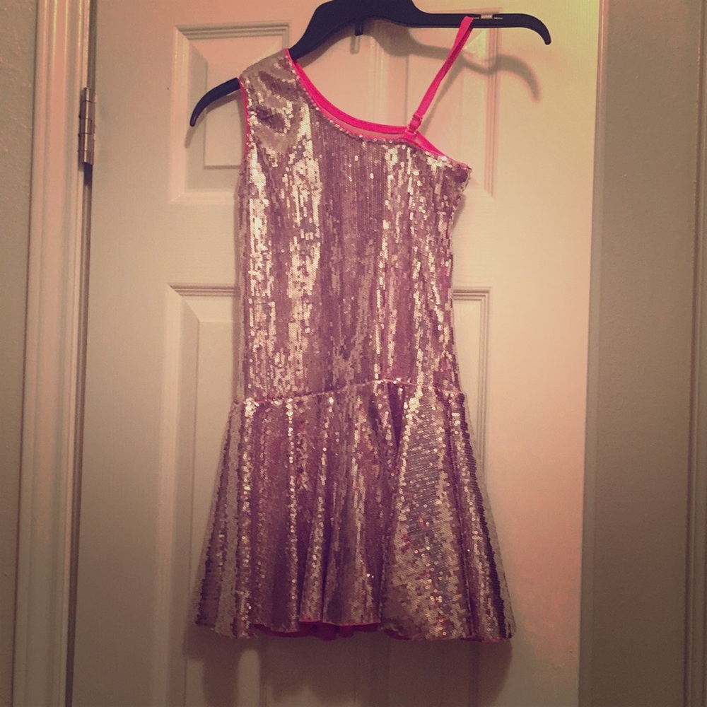 Holla at the di dress